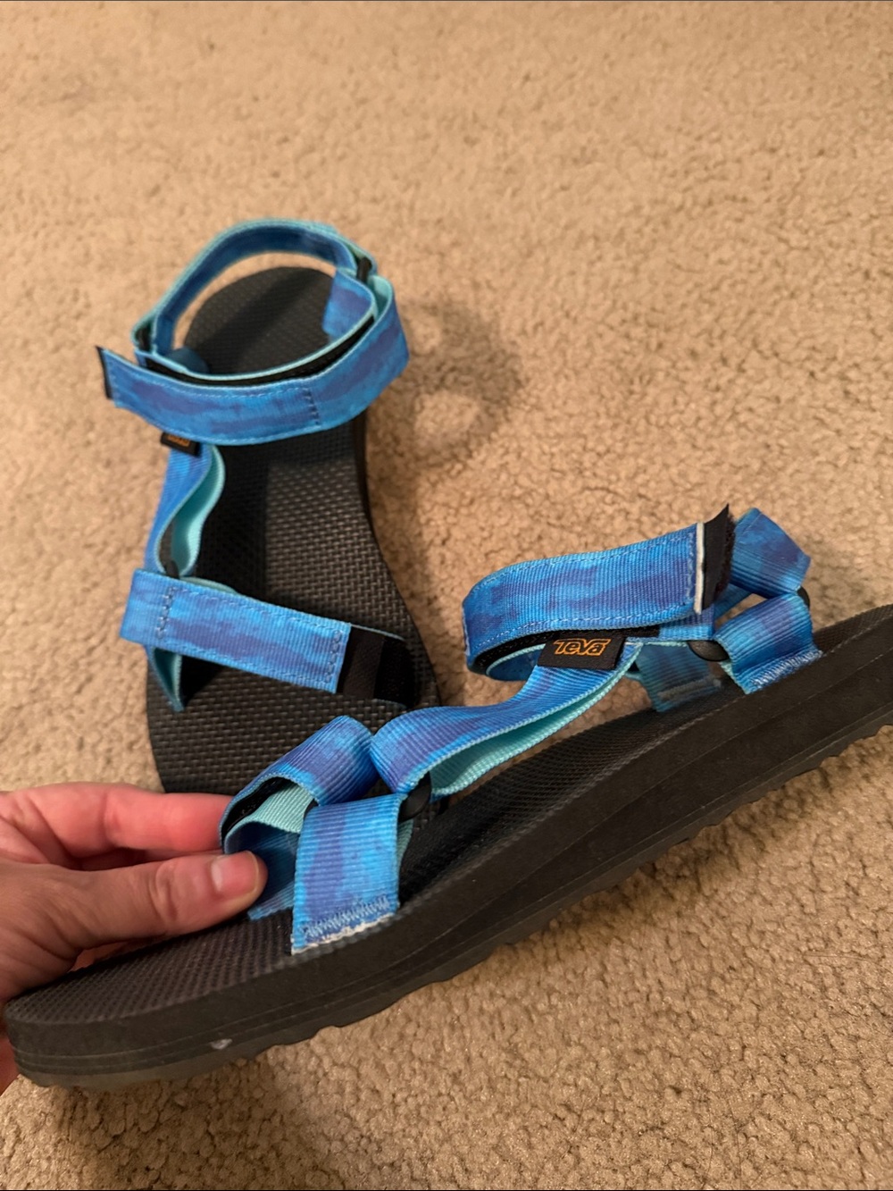 Women’s 8 Teva Sandals